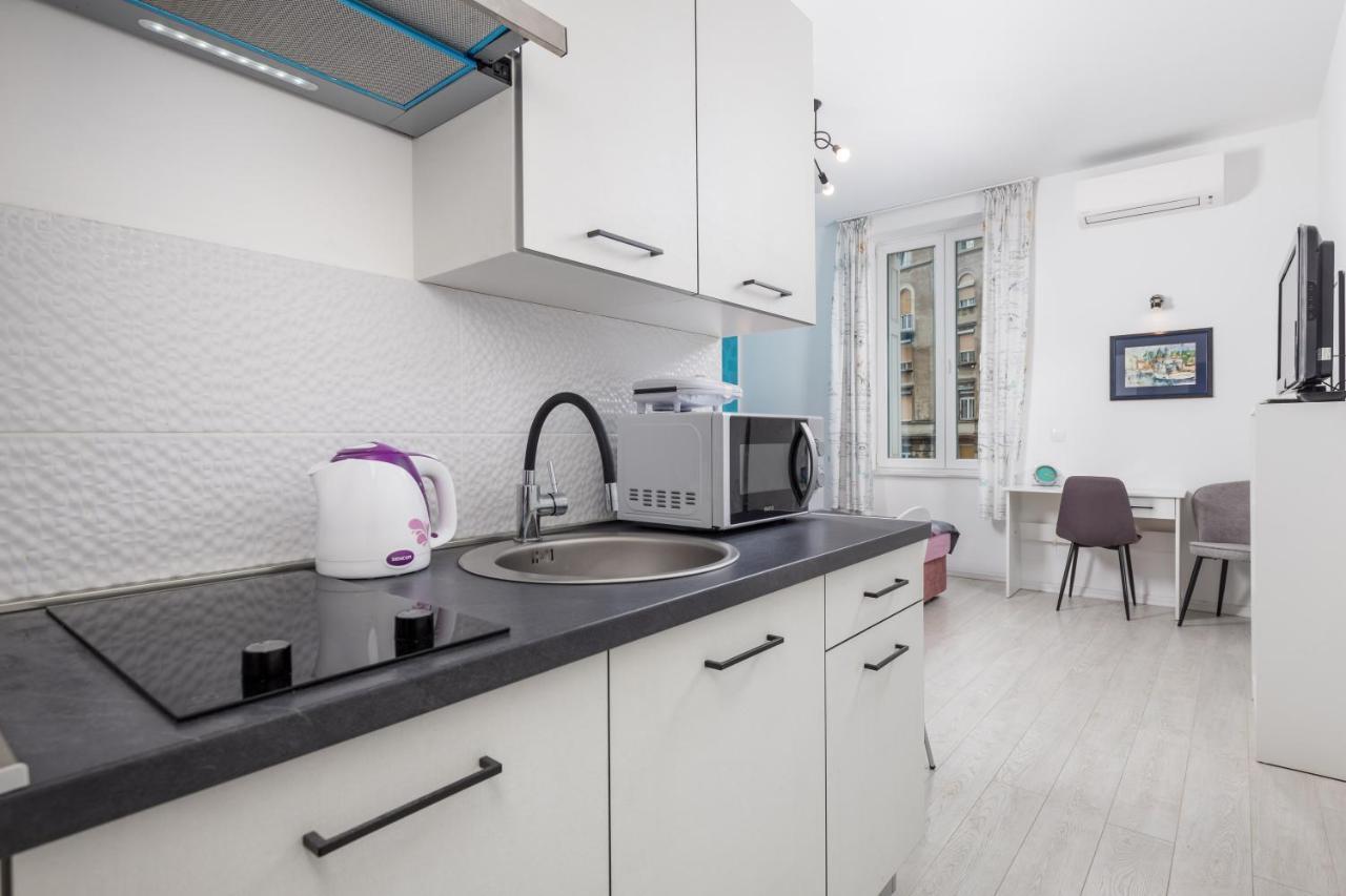 Studio Apartments Fran'S ริเยกา ภายนอก รูปภาพ
