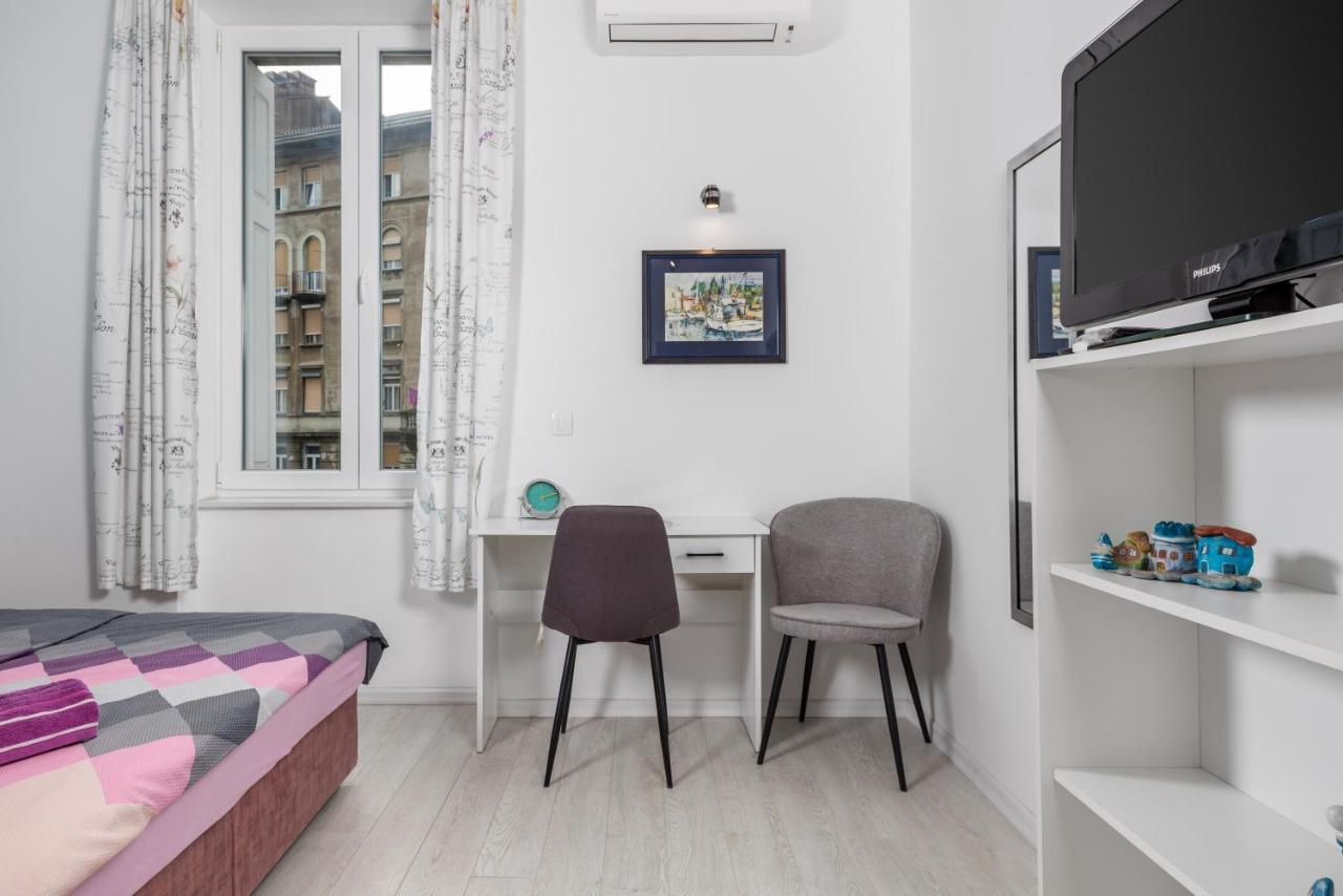 Studio Apartments Fran'S ริเยกา ภายนอก รูปภาพ
