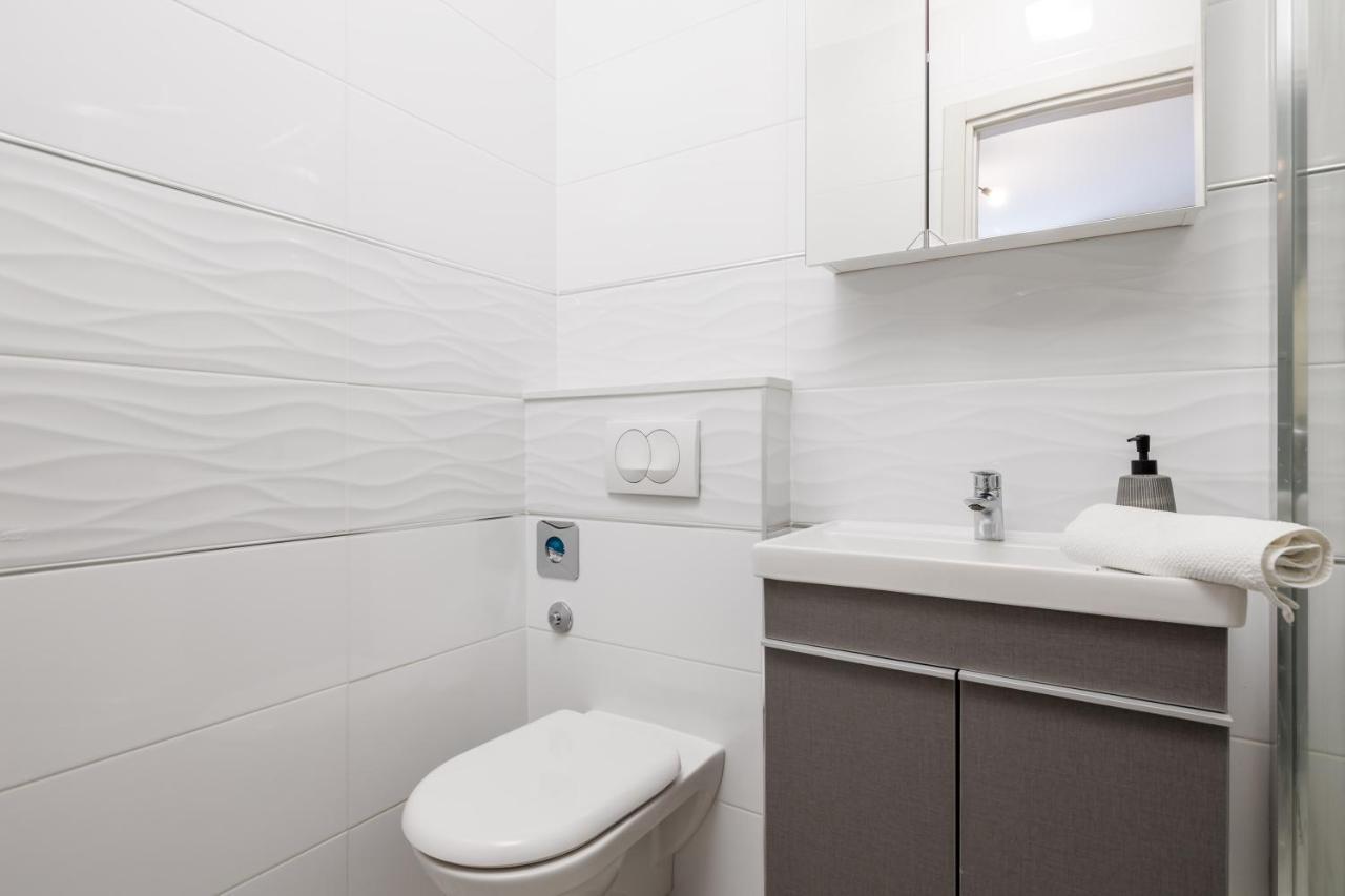 Studio Apartments Fran'S ริเยกา ภายนอก รูปภาพ